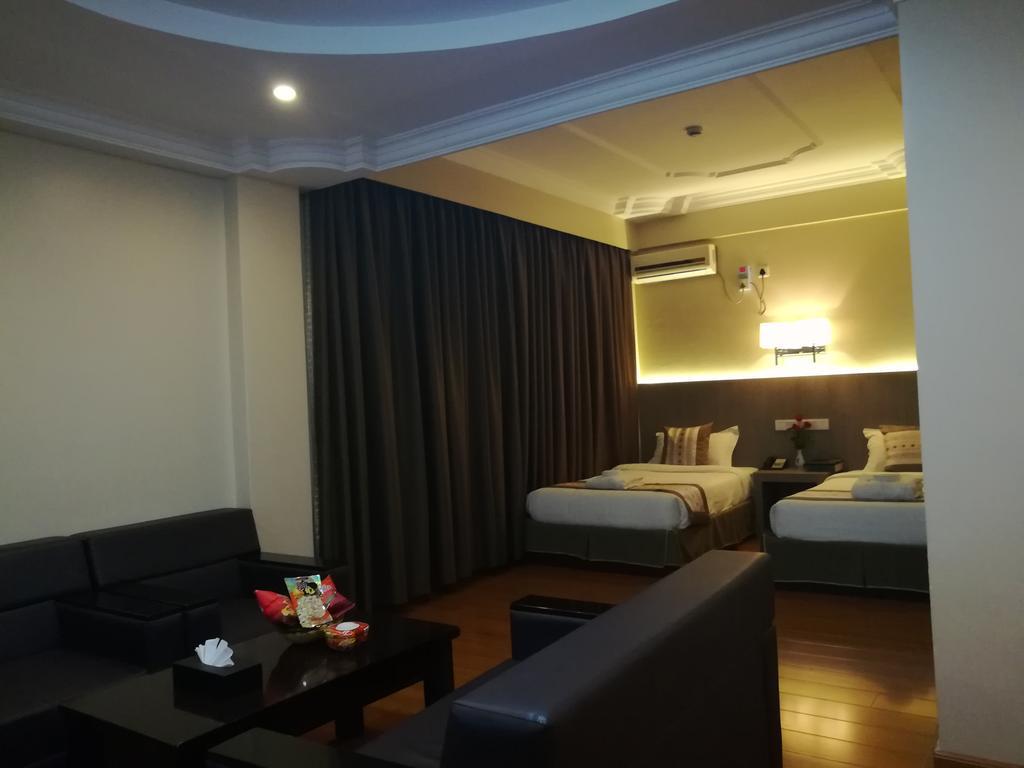 Golden Hill Hotel - Lashio Exterior photo